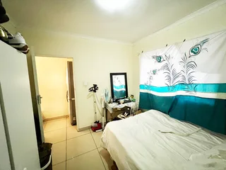 Secure 2-Bedroom And 1-Bathroonm Apartment On Argyle