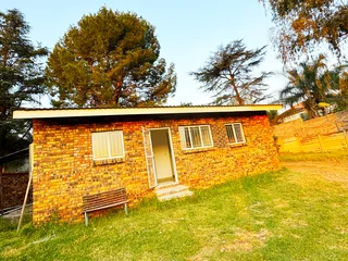 Secure 2-Bedroom And 1-Bathroonm Apartment On Argyle