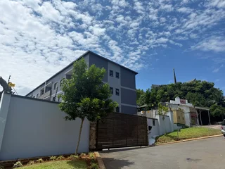 Modern 3-Bedroom Family Apartment with Garden