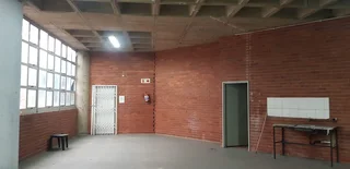 TO LET - 300m2 FACTORY SPACE  IN PHOENIX