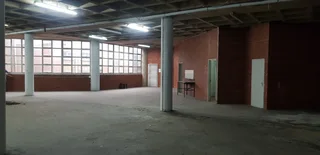 TO LET - 300m2 FACTORY SPACE  IN PHOENIX