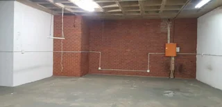 TO LET - 300m2 FACTORY SPACE  IN PHOENIX