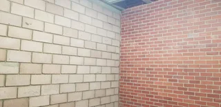 TO LET - 300m2 FACTORY SPACE  IN PHOENIX