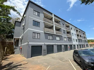 Modern 3-Bedroom Family Apartment with Garden