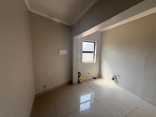 200 Sqm Office To Let Raslouw - with Mainroad Exposure