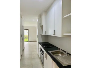 Beautiful 1 Bedroom And 1 Bathroom Apartment In Lincoln Meade, Pietermaritzburg