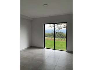 Beautiful 1 Bedroom And 1 Bathroom Apartment In Lincoln Meade, Pietermaritzburg