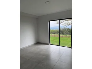 Beautiful 1 Bedroom And 1 Bathroom Apartment In Lincoln Meade, Pietermaritzburg