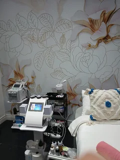 Commercial retail unit available for rental in Umhlanga Rocks.