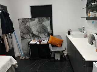 Commercial retail unit available for rental in Umhlanga Rocks.