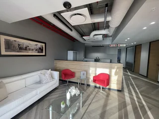 466m² Office To Let in Cape Town - Main road exposure