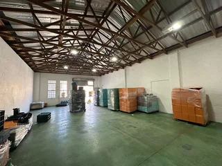 200m² Warehouse To Let in St Michael&#39;s Park, Salt River