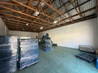 200m² Warehouse To Let in St Michael&#39;s Park, Salt River