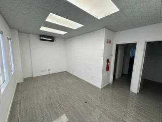 200m² Warehouse To Let in St Michael&#39;s Park, Salt River