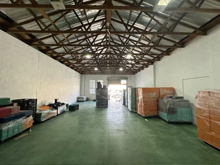 200m² Warehouse To Let in St Michael&#39;s Park, Salt River