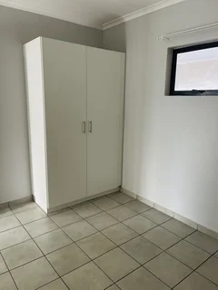 Secure 2-bedroom And 1-bathroom Apartment In Tryall Road, Parklands North