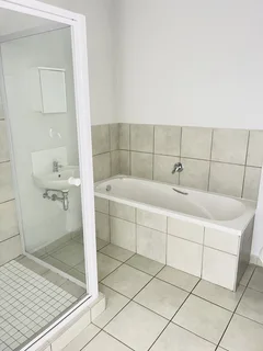 Secure 2-bedroom And 1-bathroom Apartment In Tryall Road, Parklands North