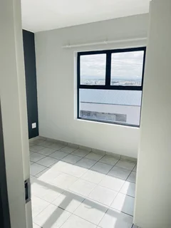 Secure 2-bedroom And 1-bathroom Apartment In Tryall Road, Parklands North