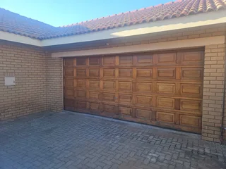 Townhouse in secure complex