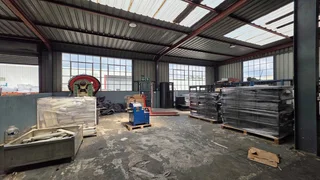 Secure Unit TO LET in Apex, Benoni