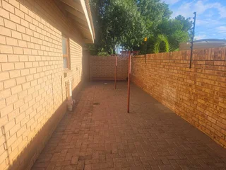 Townhouse in secure complex