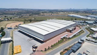 A-Grade 21,491m² Cross-Dock Logistics Powerhouse To Let | Raceway Industrial Park Gosforth Park -...