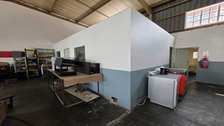 Secure Unit TO LET in Apex, Benoni