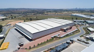 A-Grade 21,491m² Cross-Dock Logistics Powerhouse To Let | Raceway Industrial Park Gosforth Park -...