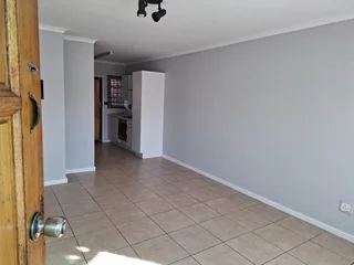 Pet-friendly 2-Bedroom And 1-Bathroom Townhouse In Moreleta Park