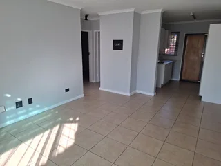 Pet-friendly 2-Bedroom And 1-Bathroom Townhouse In Moreleta Park