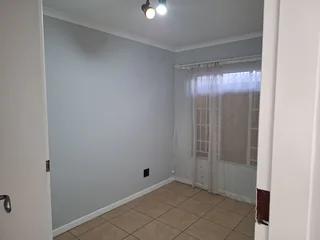 Pet-friendly 2-Bedroom And 1-Bathroom Townhouse In Moreleta Park