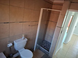 Pet-friendly 2-Bedroom And 1-Bathroom Townhouse In Moreleta Park