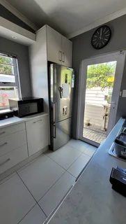 Modern 2-Bedroom And 1-Bathroom House With Spacious Garden