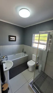 Modern 2-Bedroom And 1-Bathroom House With Spacious Garden