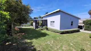 Modern 2-Bedroom And 1-Bathroom House With Spacious Garden