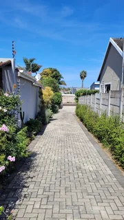 Modern 2-Bedroom And 1-Bathroom House With Spacious Garden