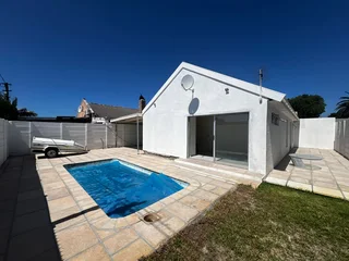 Modern 3-Bedroom And 2-Bathroom House Ideal For Families