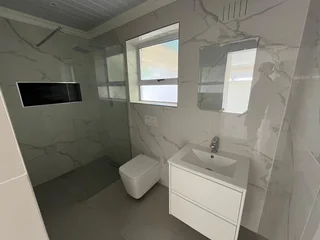 Modern 3-Bedroom And 2-Bathroom House Ideal For Families