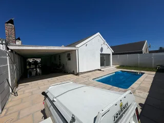 Modern 3-Bedroom And 2-Bathroom House Ideal For Families