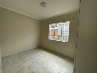 Specious 1 Bedroom And 1 Bath Pet Friendly Garden Cottage With A Garage