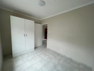 Specious 1 Bedroom And 1 Bath Pet Friendly Garden Cottage With A Garage