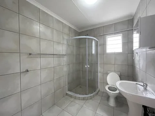 Specious 1 Bedroom And 1 Bath Pet Friendly Garden Cottage With A Garage