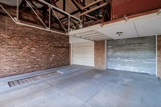 Specious 1 Bedroom And 1 Bath Pet Friendly Garden Cottage With A Garage