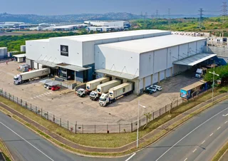 STATE OF THE ART WAREHOUSE IN CORNUBIA