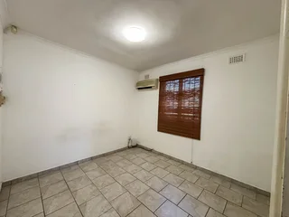 Spacious 1 Bedroom Cottage in Glen Ashley