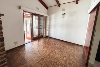 Spacious 4 Bedroom Family Home Shared property with a private cottage in Glen Ashley