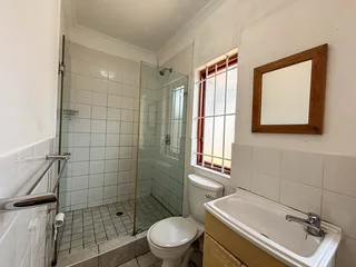 Spacious 1 Bedroom Cottage in Glen Ashley