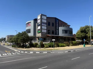 109m² Two Modern Office Units To Let in Table View