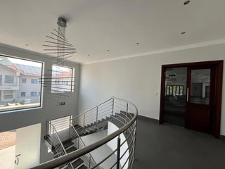 Spacious First Floor A-Grade Office To Let in Golf View Office Park