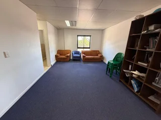 109m² Two Modern Office Units To Let in Table View